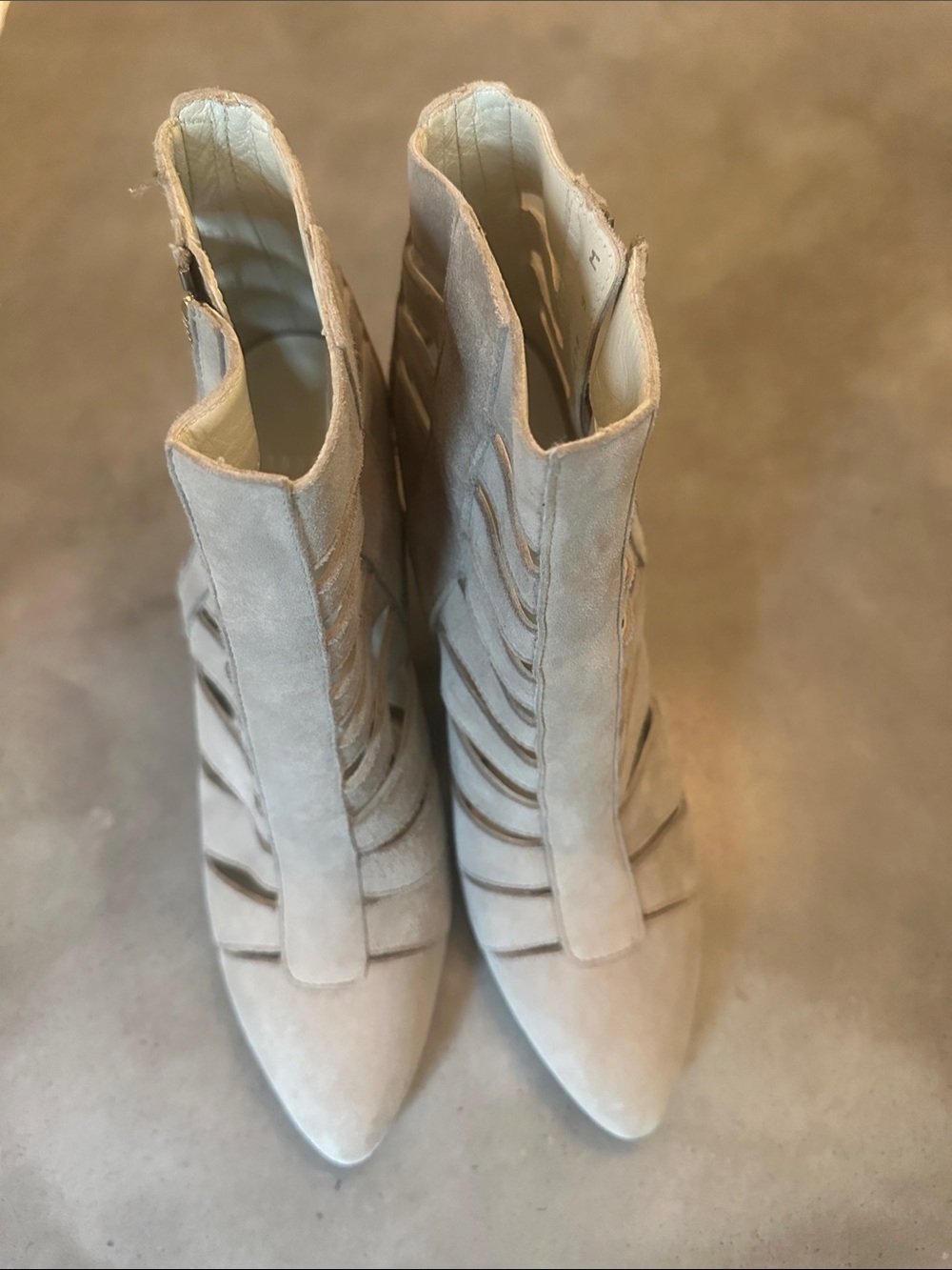 STUART WEITZMAN Women's Grey Suede Pointed-Toe Cutout Booties